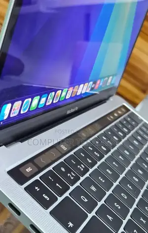 New Laptop Apple MacBook Pro 2019 8GB Intel Core I5 SSD 128GB