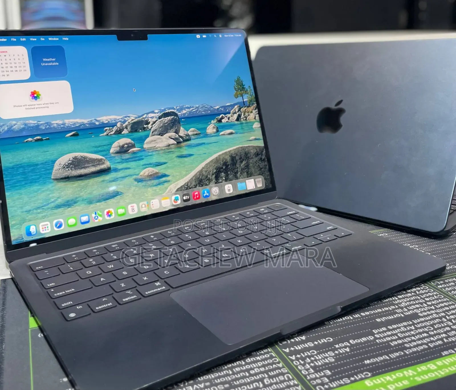 New Laptop Apple MacBook Air 2024 M3 13-Inch 8GB Intel SSD 256GB