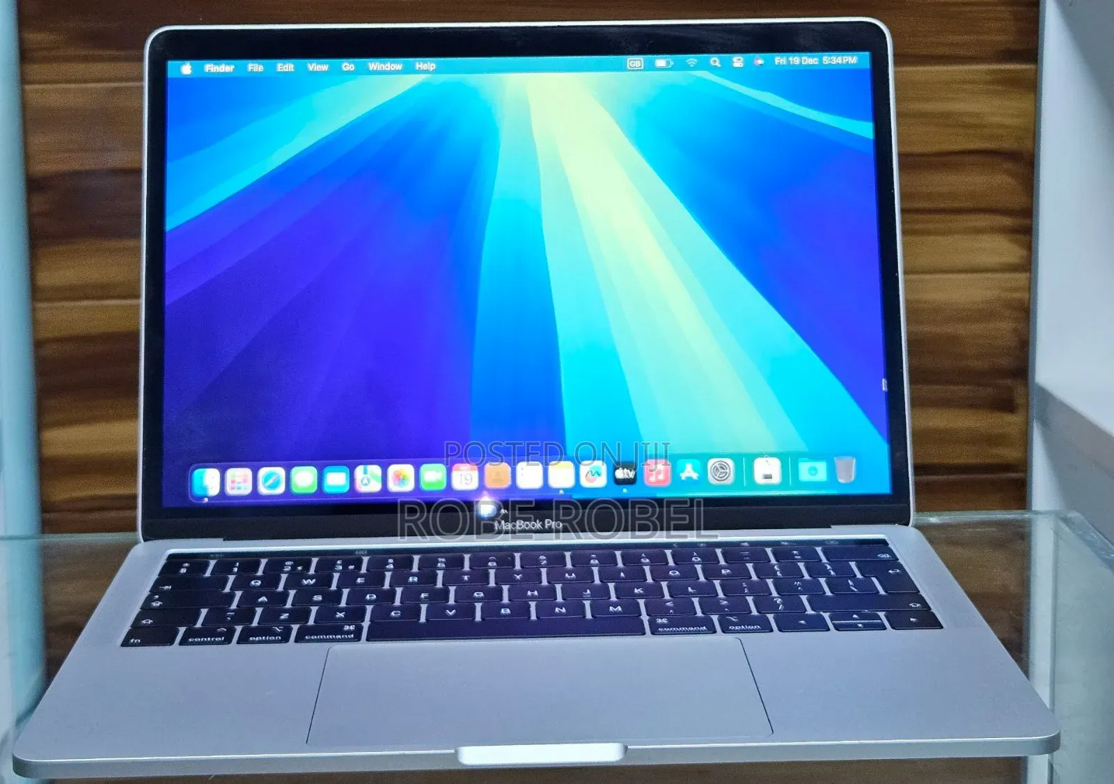 New Laptop Apple MacBook Pro 2019 8GB Intel Core I5 SSD 128GB