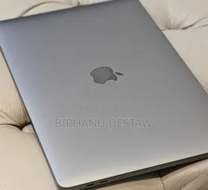 New Laptop Apple MacBook Pro 2019 16GB Intel Core I7 SSD 256GB