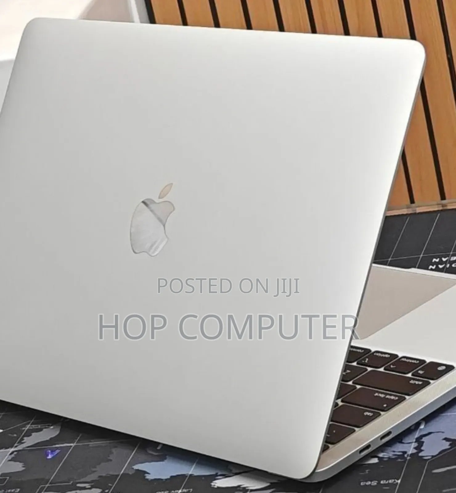 New Laptop Apple MacBook Pro 2022 M2 8GB Apple M2 SSD 256GB