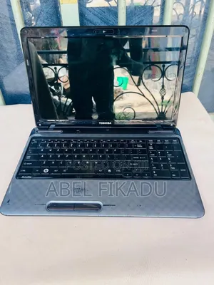 Laptop Toshiba Satellite L750D 4GB AMD HDD 500GB