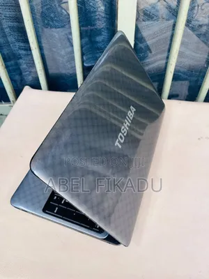 Laptop Toshiba Satellite L750D 4GB AMD HDD 500GB