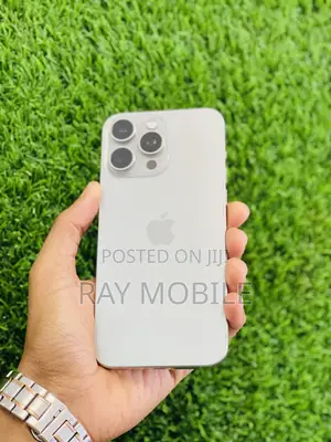 New Apple iPhone 15 Pro Max 256 GB Silver