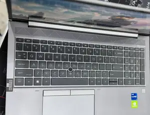 New Laptop HP ZBook Firefly G8 16GB Intel Core I7 SSD 512GB