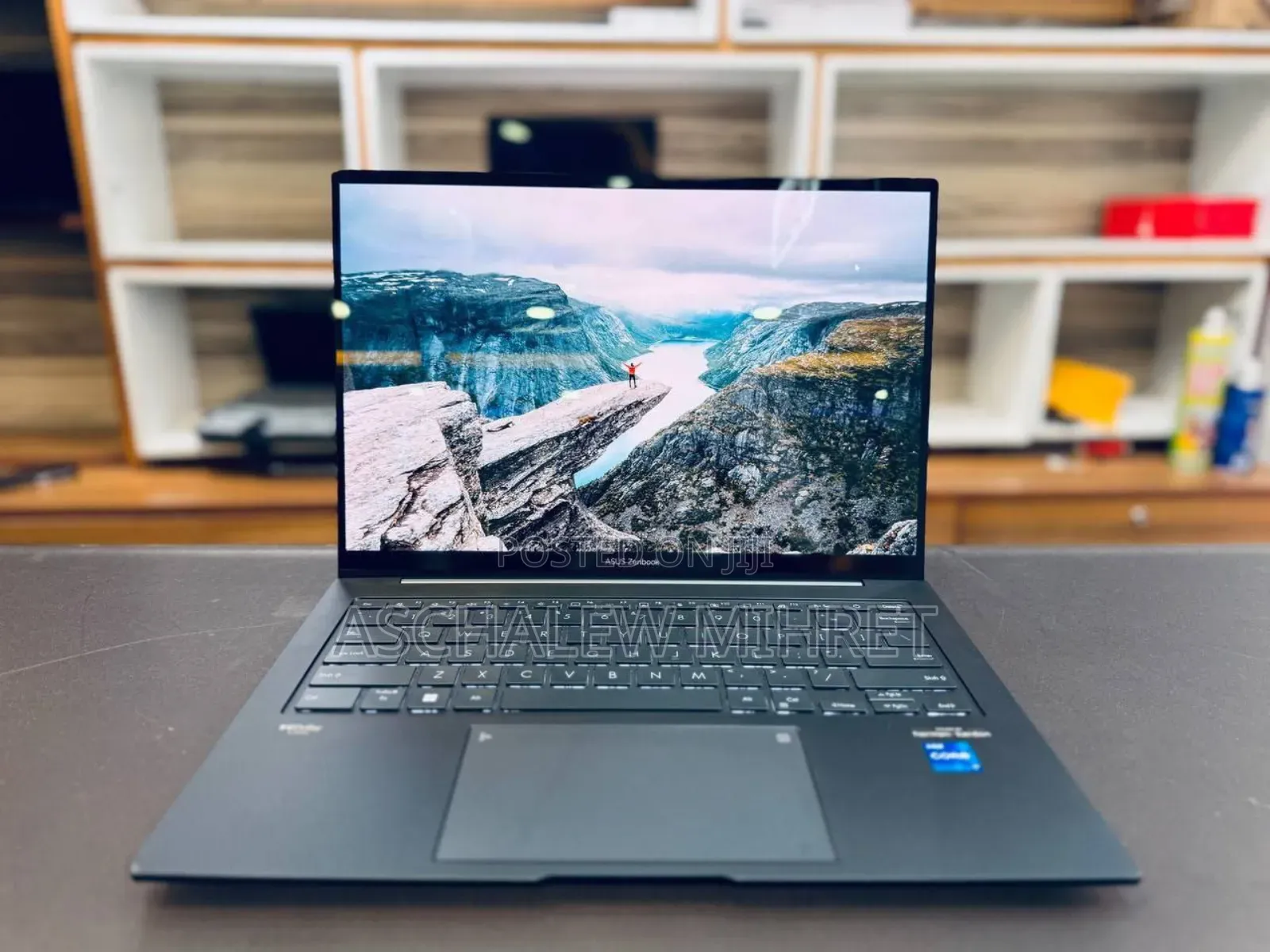 New Laptop Asus Zenbook 14 UX434 16GB Intel Core I7 SSD 512GB