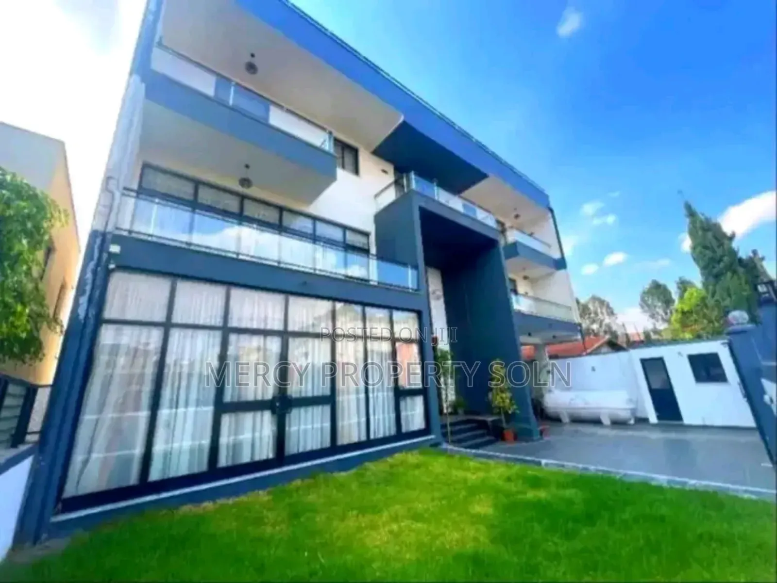 Furnished 9bdrm House in Bole for sale