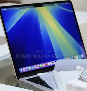 New Apple MacBook Air 2025 M4 15-Inch 16GB Intel Core I7 SSD 512GB