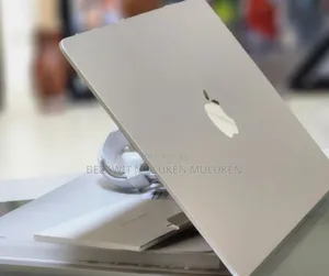 New Apple MacBook Air 2025 M4 15-Inch 16GB Intel Core I7 SSD 512GB