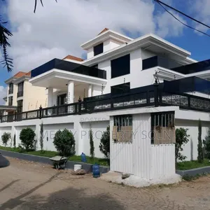 Furnished 12bdrm House in Bole for sale
