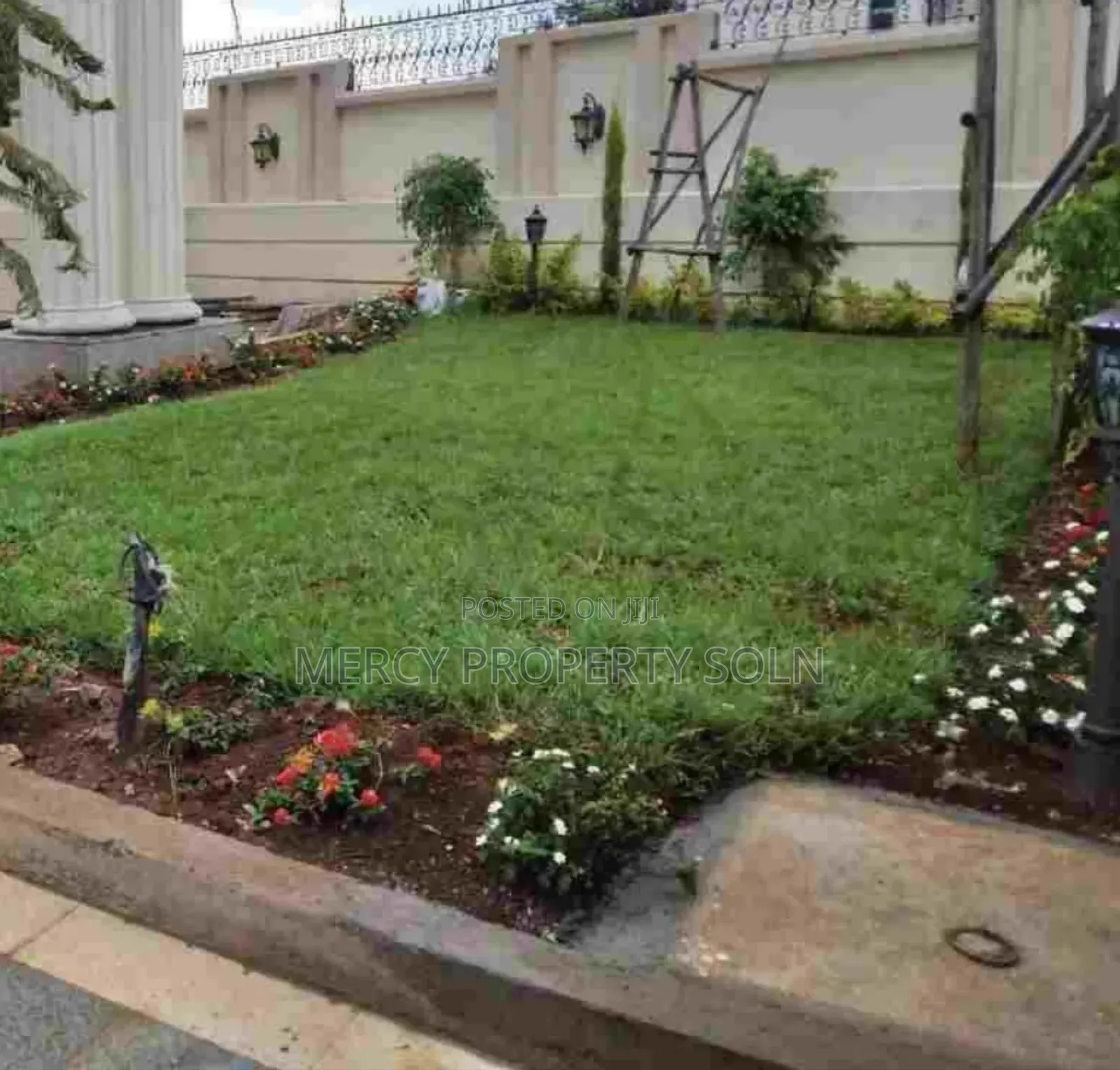 Furnished 12bdrm House in Bole for sale