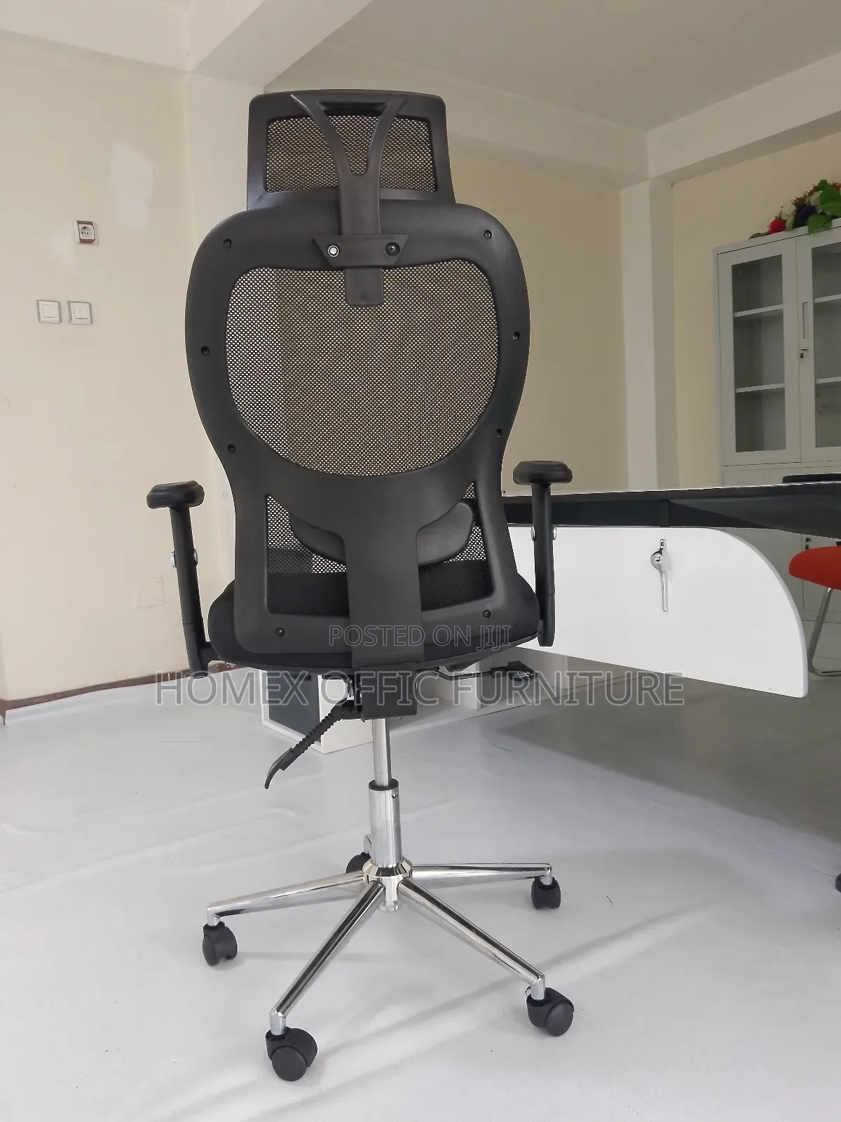 የቢሮ ወንበር Managerial Chair [Black]
