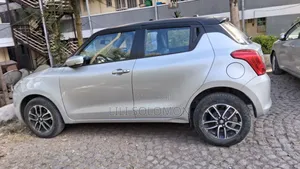Suzuki Swift 2022 Silver