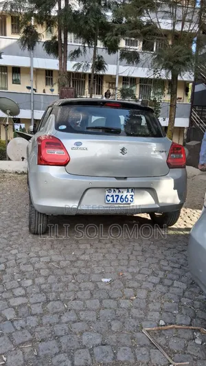 Suzuki Swift 2022 Silver