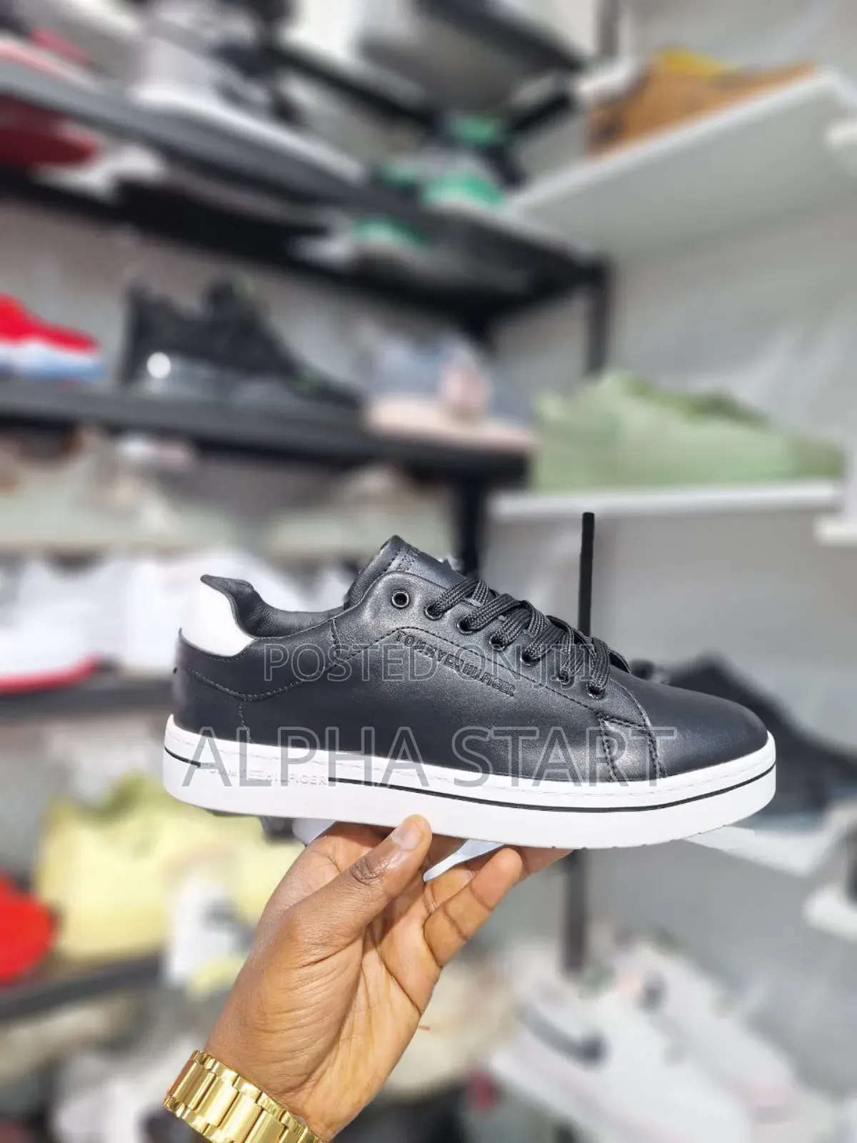 New Arrival Tommy Flat Sneakers Made in Vietnam Size --