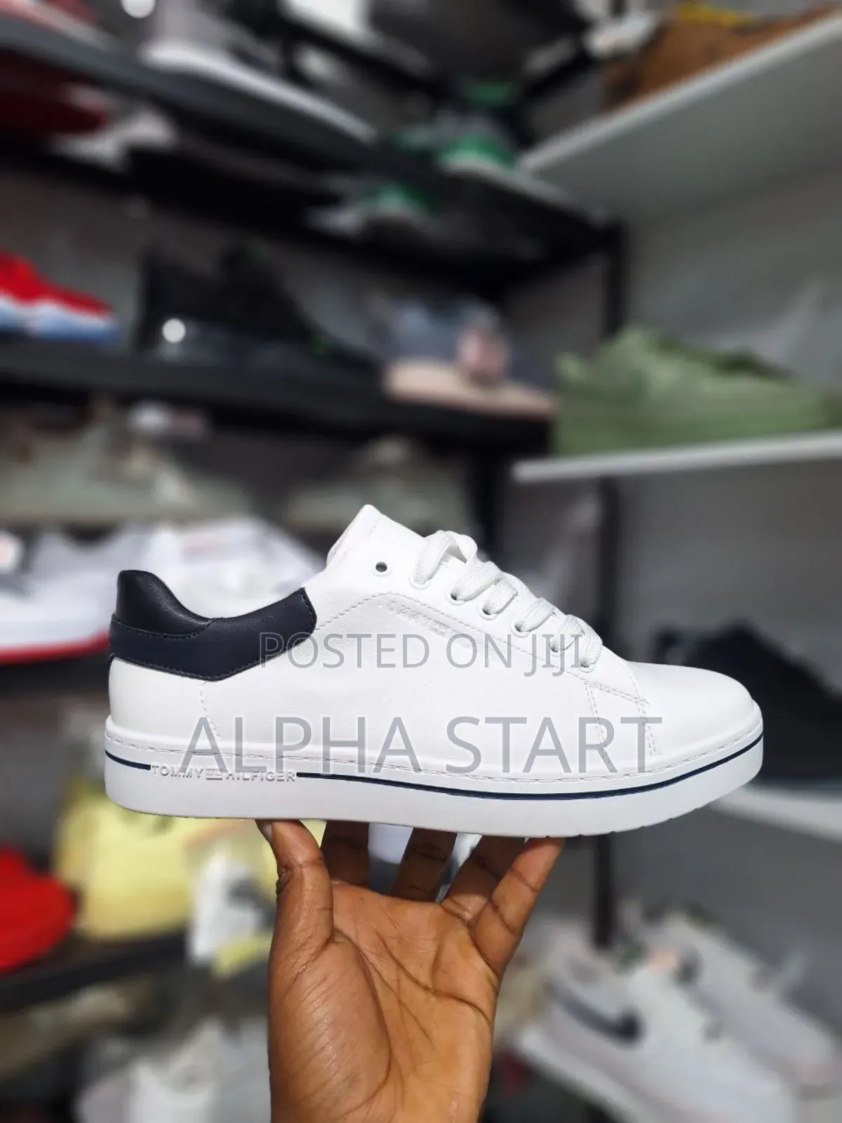 New Arrival Tommy Flat Sneakers Made in Vietnam Size --