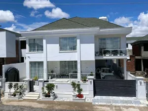 Furnished 10bdrm House in Bole for sale