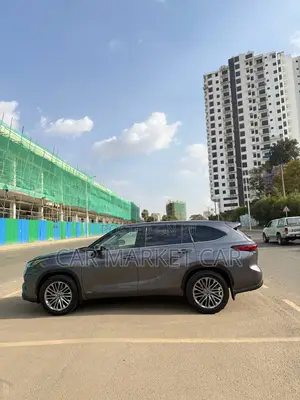 Toyota Highlander Hybrid 2021 Gray