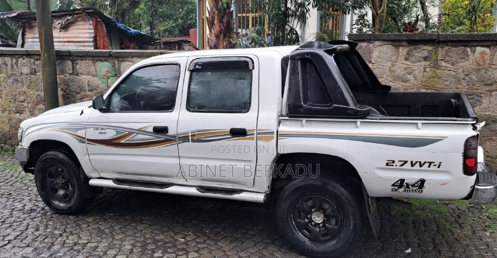 Toyota Hilux 2004 White