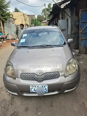 Toyota Vitz 1.0 FWD 5dr 2004 Gray
