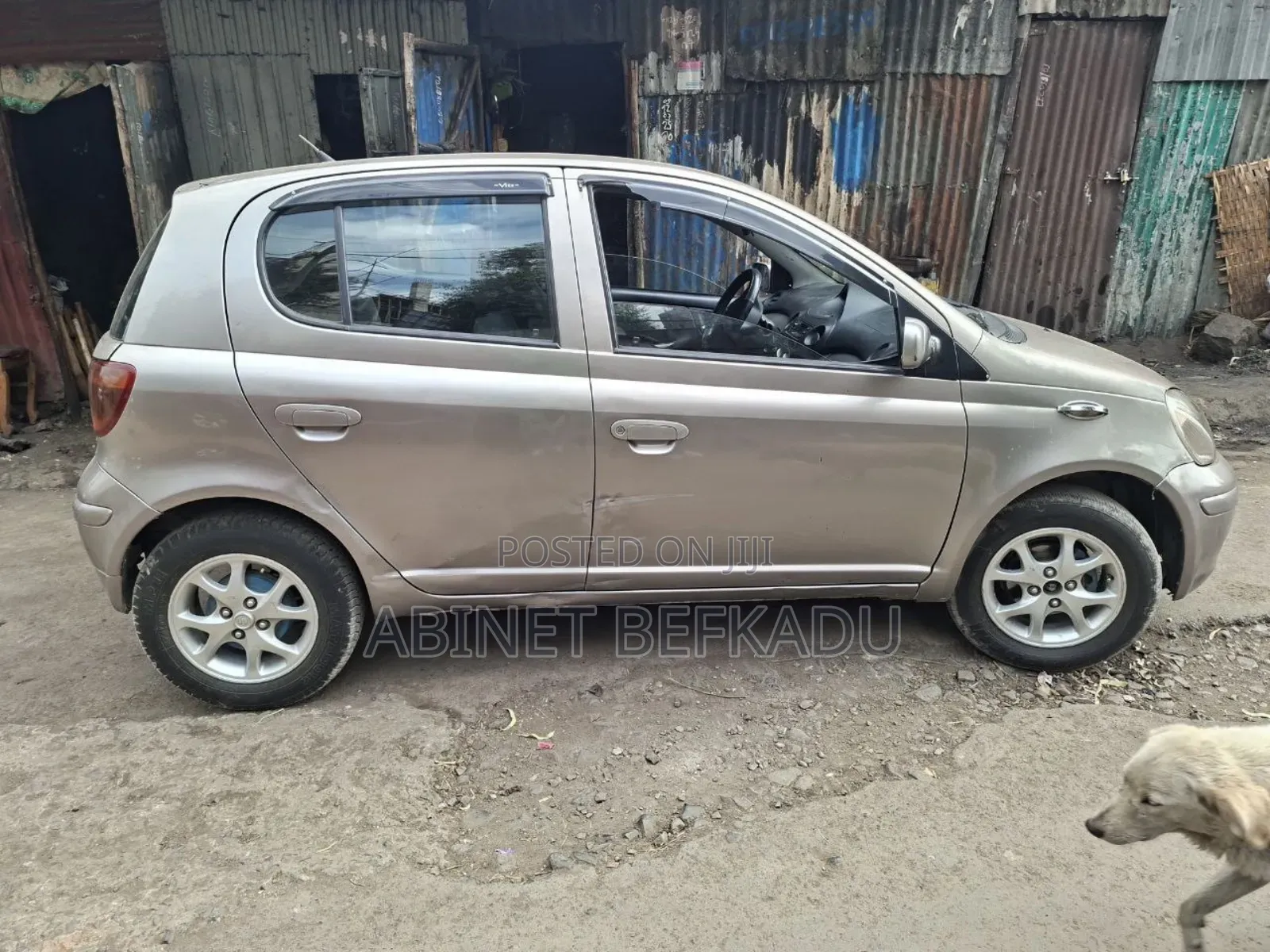 Toyota Vitz 1.0 FWD 5dr 2004 Gray