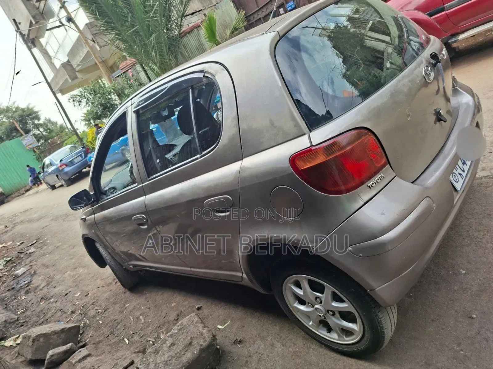 Toyota Vitz 1.0 FWD 5dr 2004 Gray