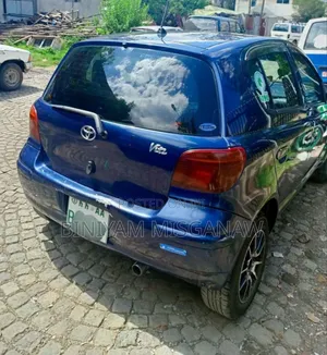 Toyota Vitz 2004 Blue