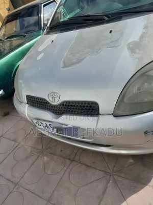 Photo - Toyota Vitz 1.0 FWD 5dr 2001 Silver