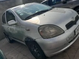 Toyota Vitz 1.0 FWD 5dr 2001 Silver