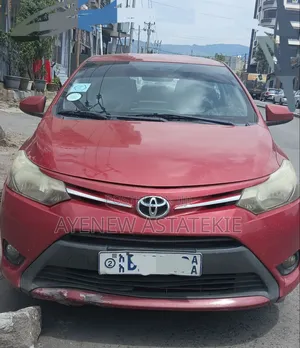 Toyota Yaris 2014 Red