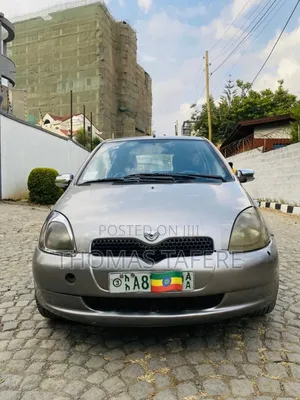 Photo - Toyota Vitz 2001 Silver