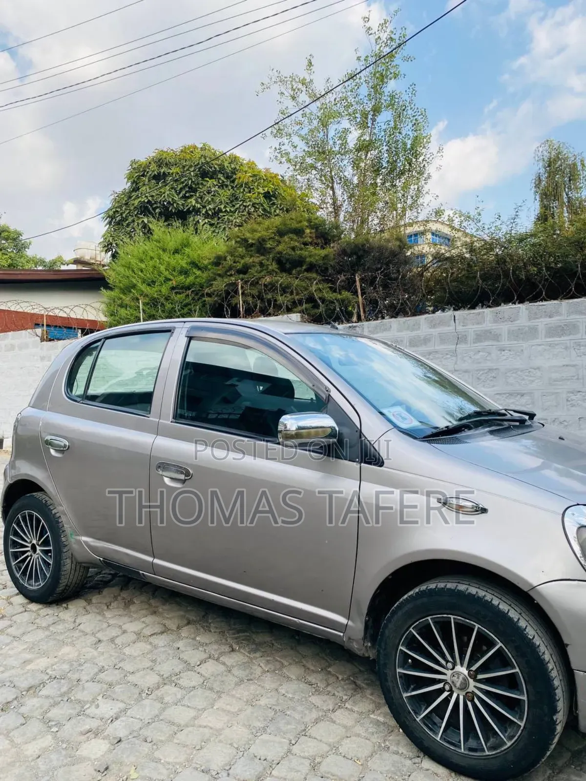 Toyota Vitz 2001 Silver