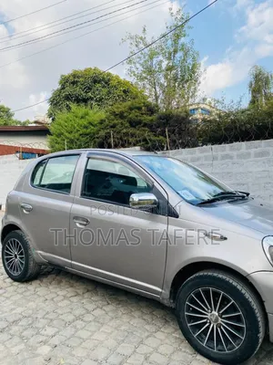 Toyota Vitz 2001 Silver