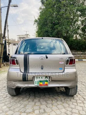 Toyota Vitz 2001 Silver