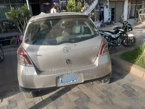 Toyota Yaris 2006 Gold