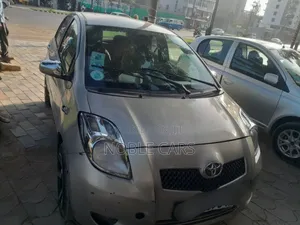 Toyota Yaris 2006 Gold