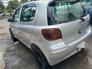 Toyota Vitz 1.0 FWD 5dr 2002 Silver