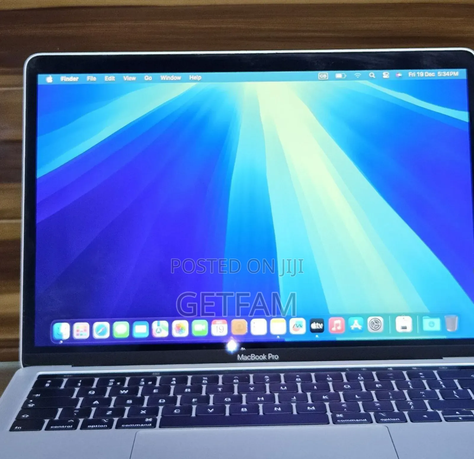 New Laptop Apple MacBook Pro 2019 8GB Intel Core I5 SSD 128GB