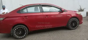 Toyota Yaris L Hatchback 5dr 2014 Red