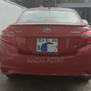 Toyota Yaris L Hatchback 5dr 2014 Red