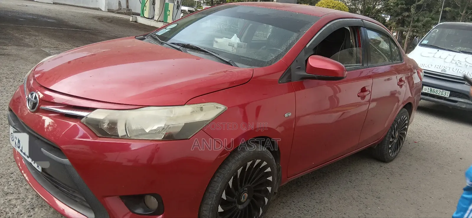 Toyota Yaris L Hatchback 5dr 2014 Red