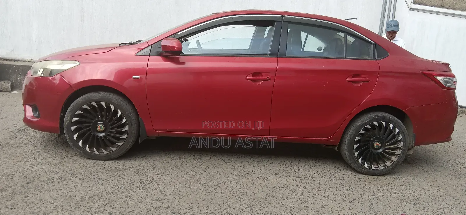 Toyota Yaris L Hatchback 5dr 2014 Red