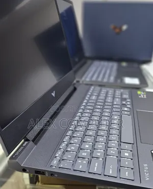 New Laptop HP Victus 15 16GB AMD Ryzen 7 SSD 1T