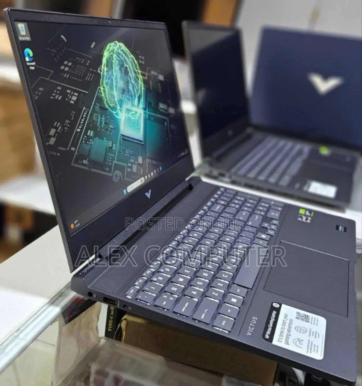 New Laptop HP Victus 15 16GB AMD Ryzen 7 SSD 1T