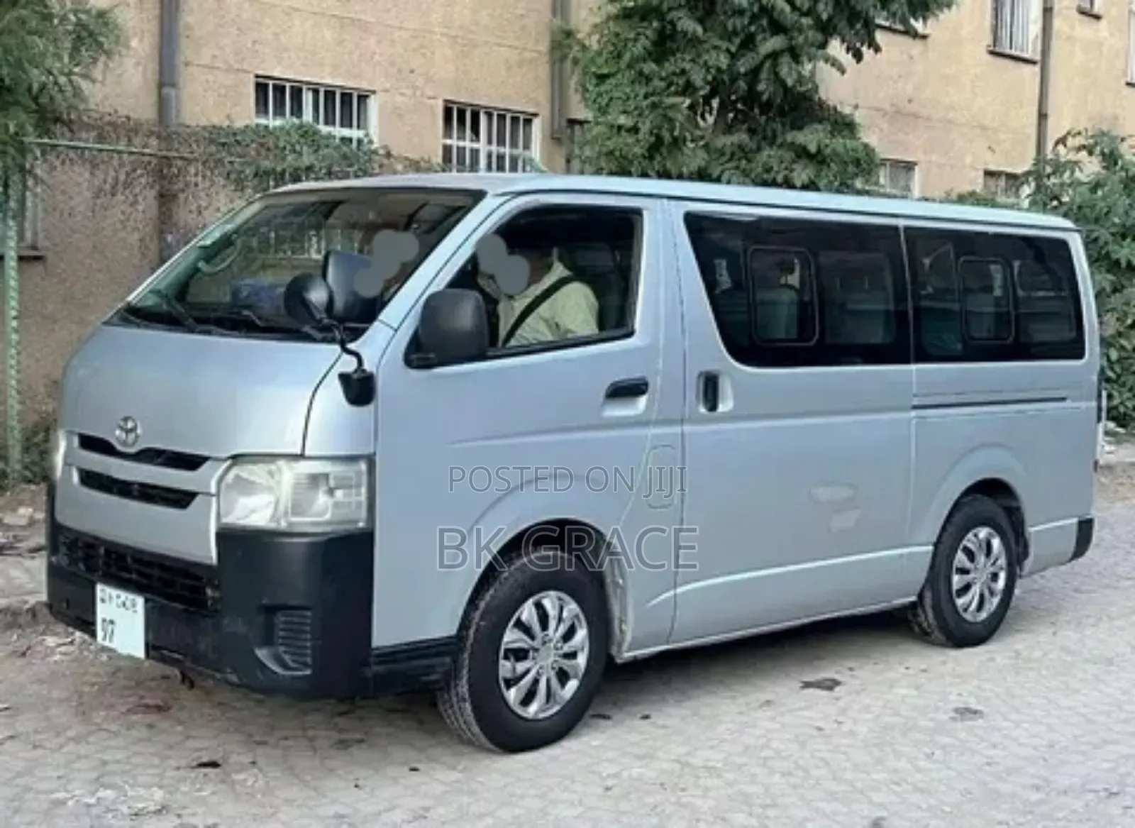 Toyota HiAce 2016 Silver