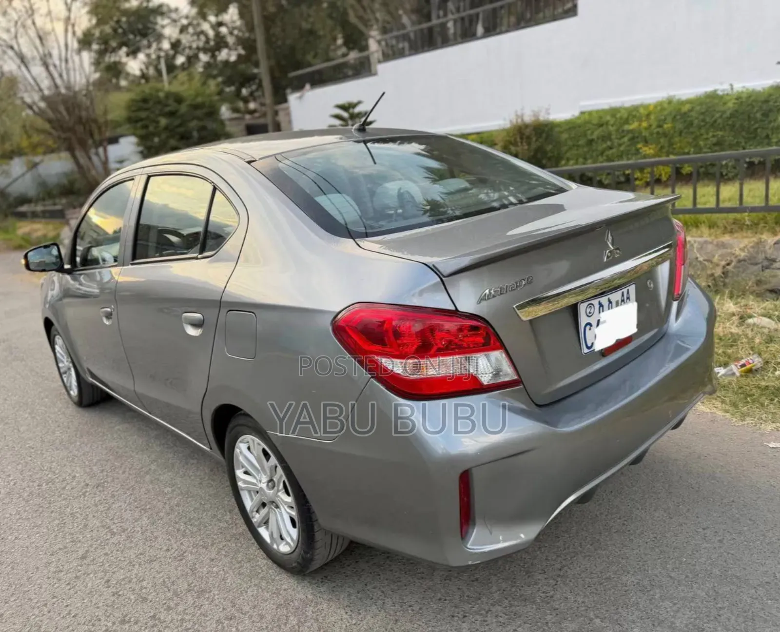 Mitsubishi Attrage 2022 Silver