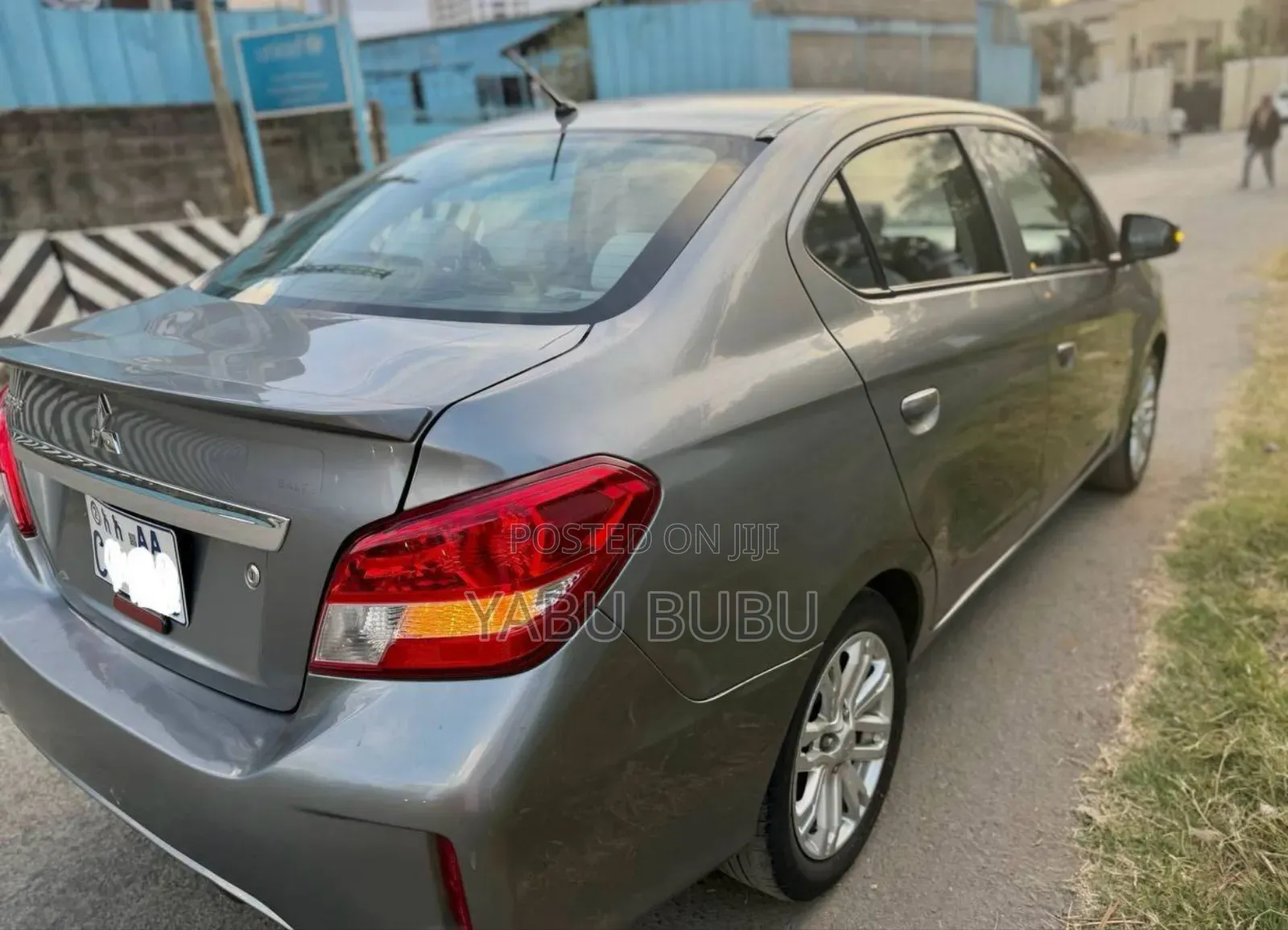 Mitsubishi Attrage 2022 Silver