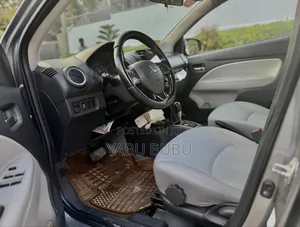 Mitsubishi Attrage 2022 Silver