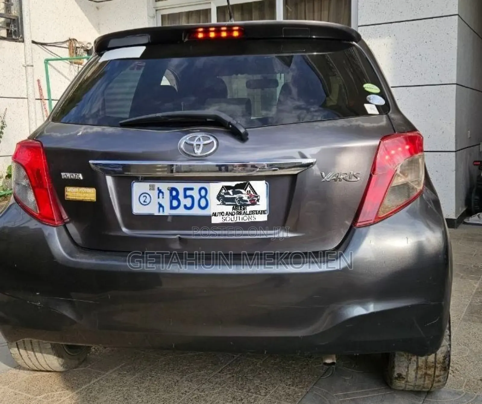 Toyota Yaris 2013 Gray