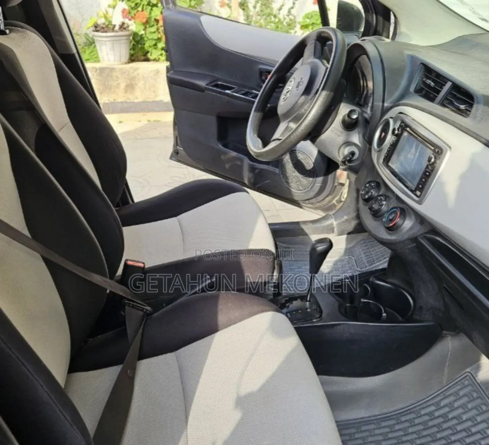 Toyota Yaris 2013 Gray